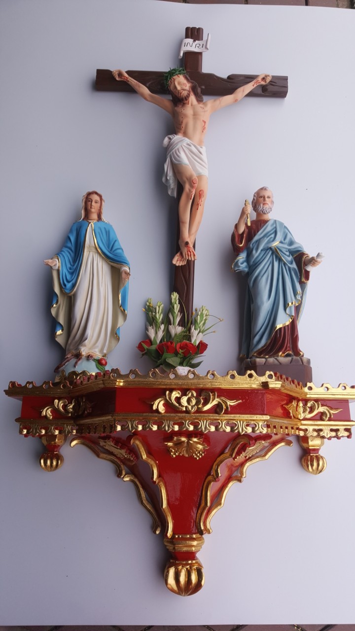 gỗ làm bàn thờ Công Giáo