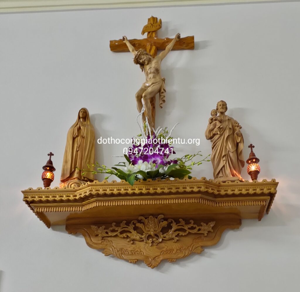 Bàn thờ công giáo bằng gỗ M1